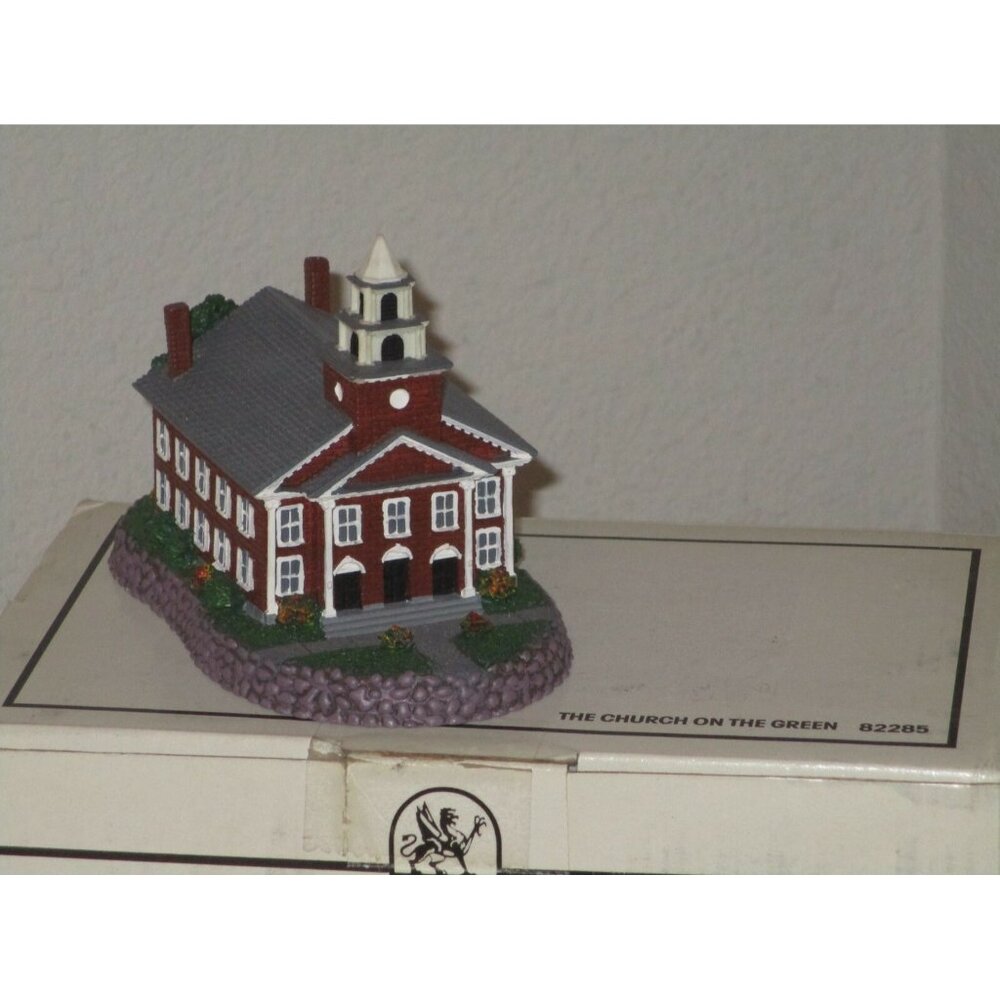 Norman Rockwell's Main Street # 82285 The Church on the Green Vintage Brand New